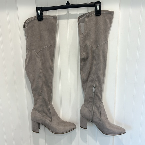 NEVER WORN Marc Fisher Gray Heeled Boots - Picture 2 of 3